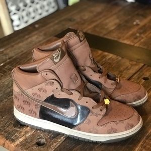 nike dunk high mighty crown bison